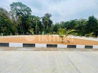 Yakkala කලගෙඩිහේනෙන් පදිංචියට සුදුසු බිම්කොටසක් විකිණීමට