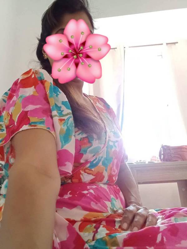 Full Service I'M WATHSALA සත්‍ය චායාරූපයකි