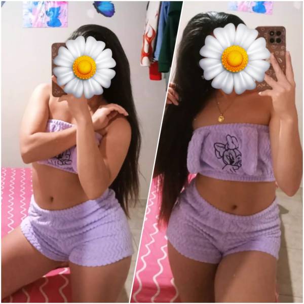 පොටෝ එකේ ඉන්න පොඩි නංගි බබාගෙන් ඇග හිරිවැටිලා යන්න සැපක් ගන්න ආසයිද ළමයි.. 🫣 ඔයාවත් අවුස්සලා.. මාවත් අවුස්සන ගමන් ගමු පැටියෝ සුපිරි සැපක් 😋