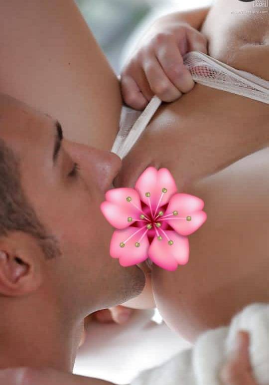 Genuine  massage and full service for girls    100% privacy nisa kisima deyakata baya wenna deyak WhatsApp msg ekak danna baya nathuwa